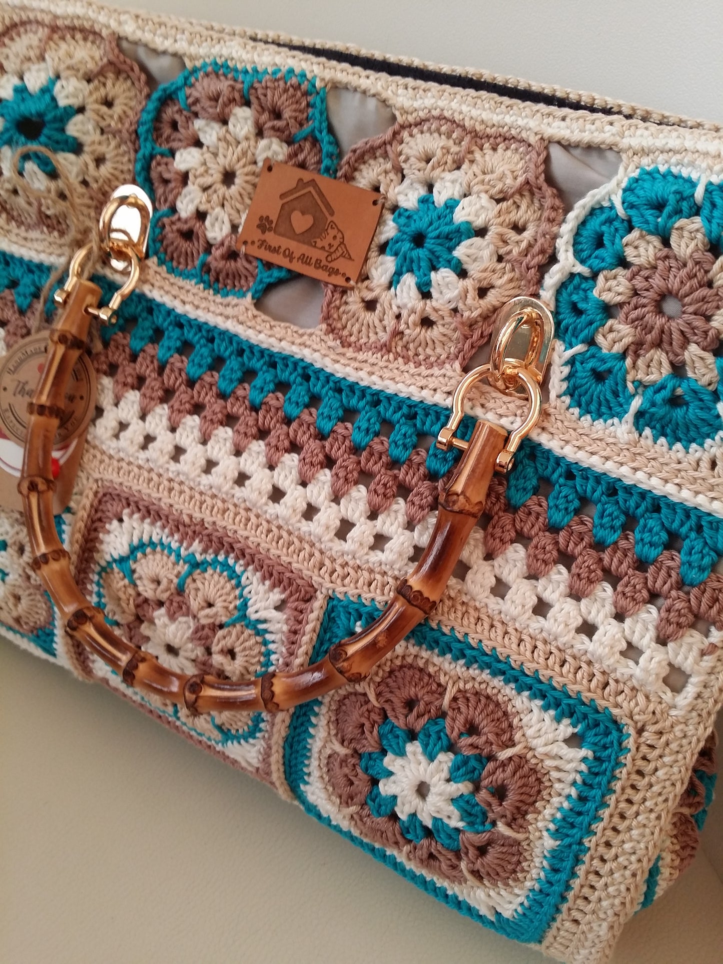 Granny square shopper