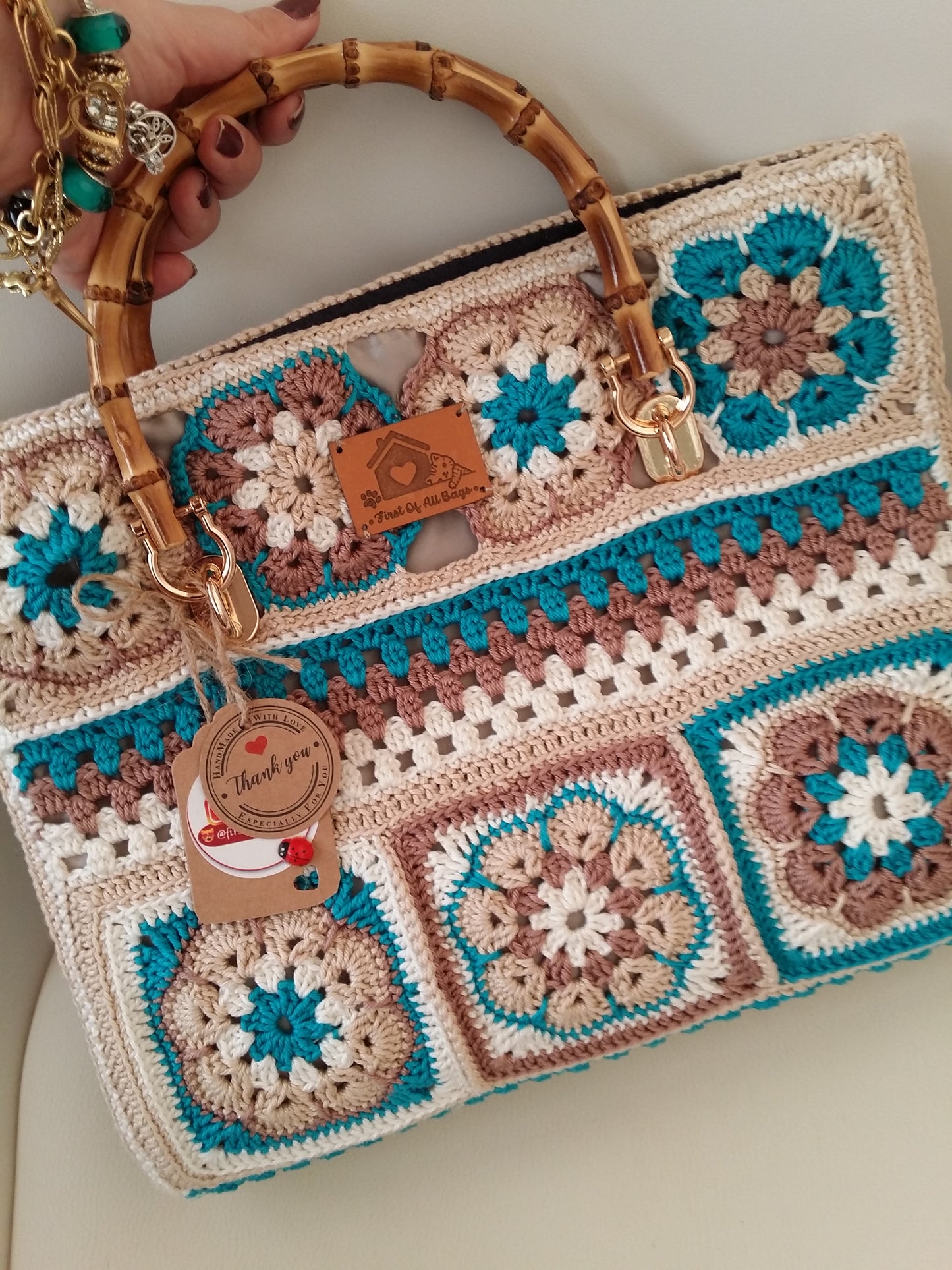Granny square shopper